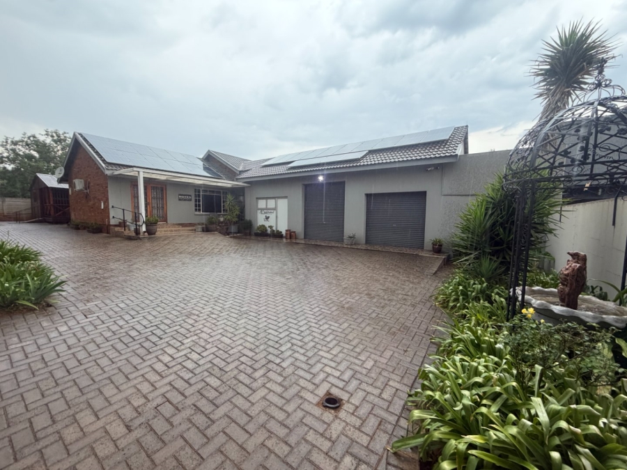 4 Bedroom Property for Sale in Roodia Free State